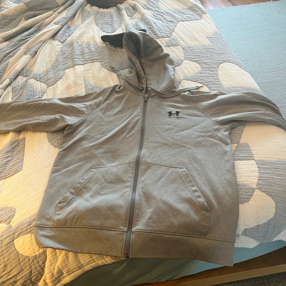 Under armour zip up hoodie: M